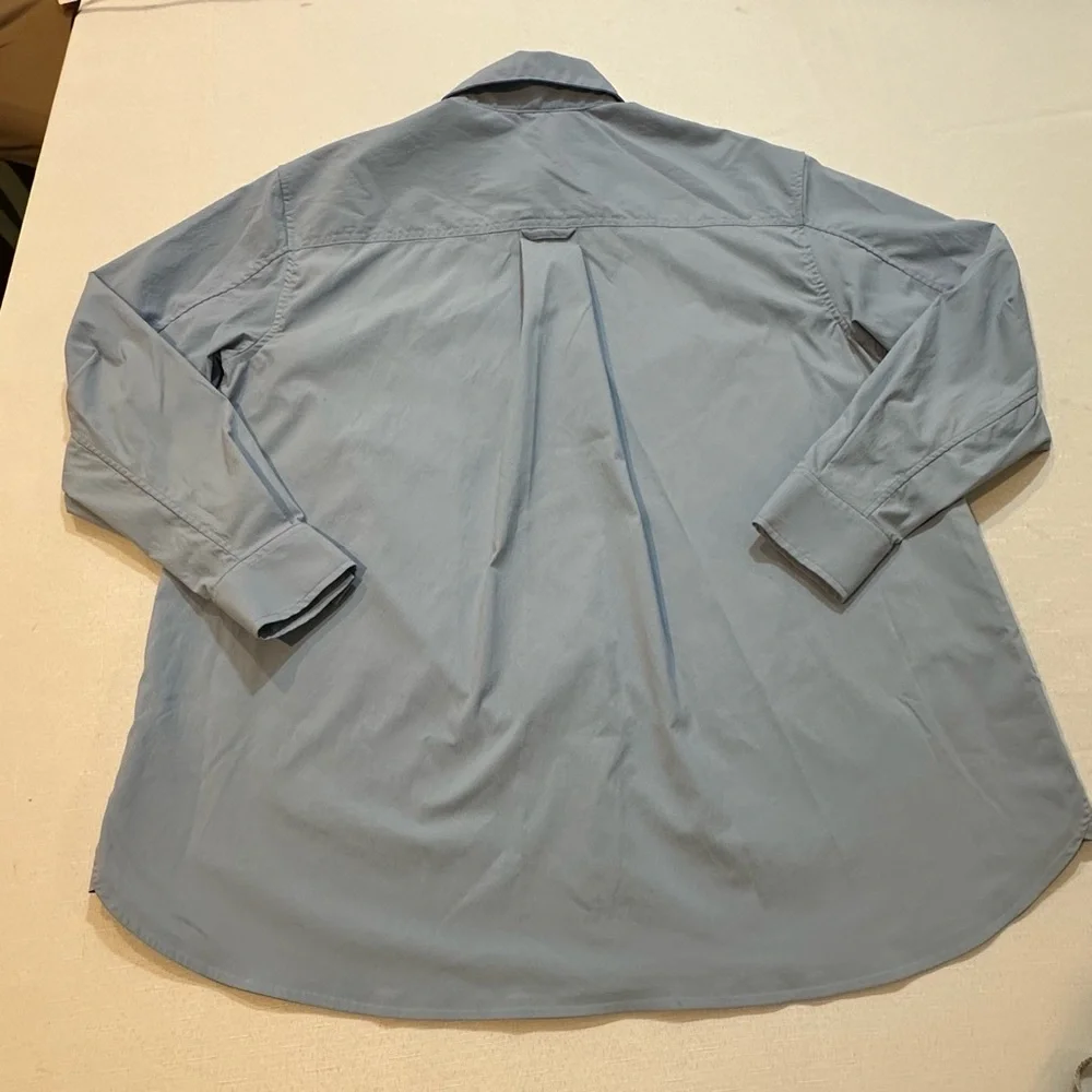 Athleta Blue Button Up Shirt Size M Lightweight w/ Zipper Pocket - Picture 15 of 16